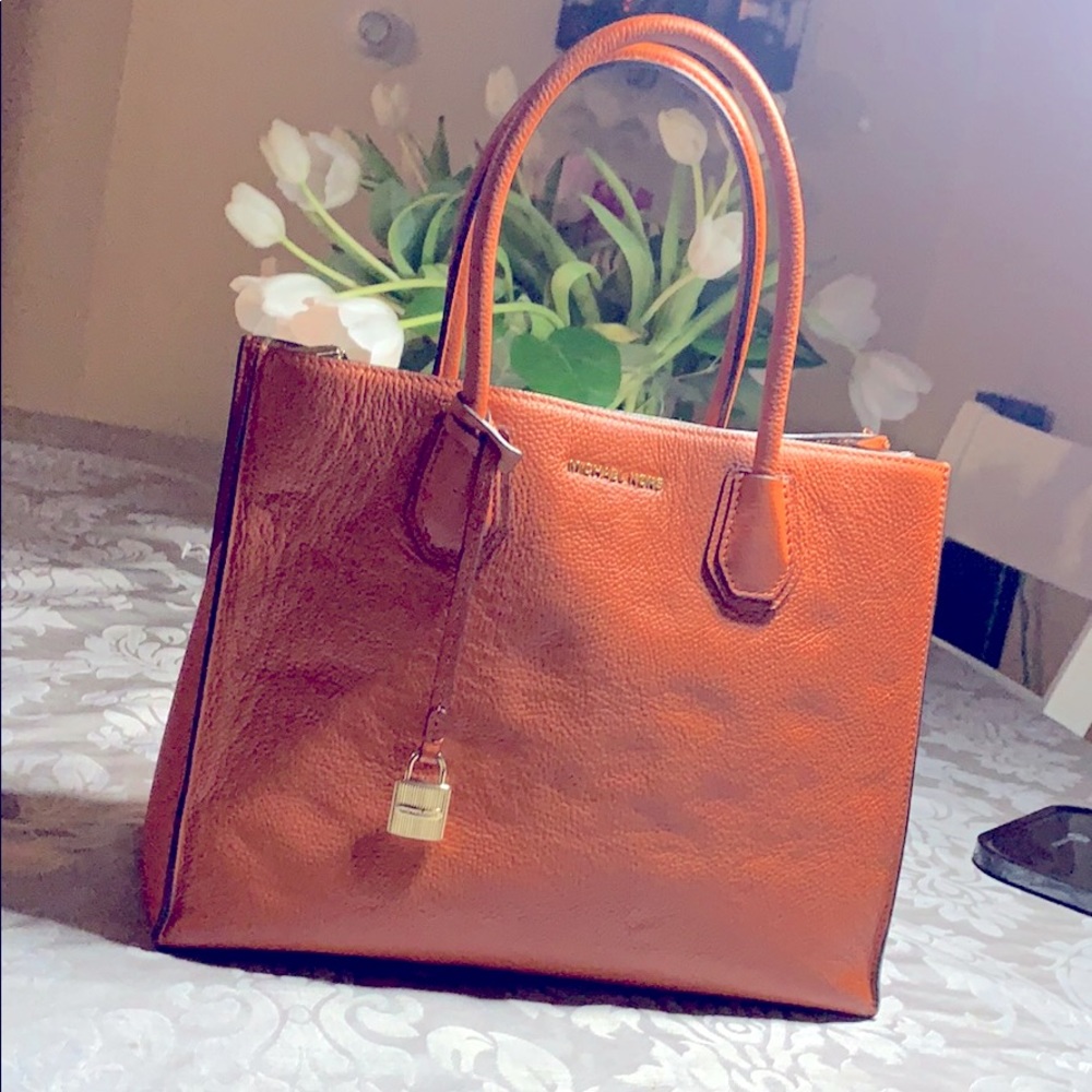 MICHAEL KORS Leather Bag 👜